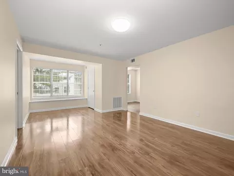 Living - 14909 Cleese Ct #4CD, Silver Spring, MD 20906 photo 2 of 7