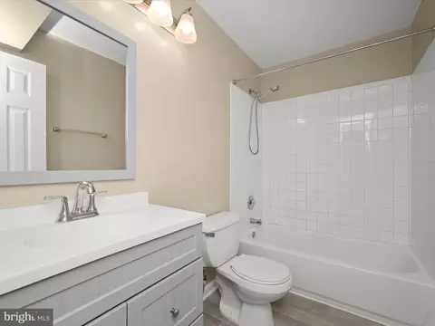 Bath - 14909 Cleese Ct #4CD, Silver Spring, MD 20906 photo 1 of 2