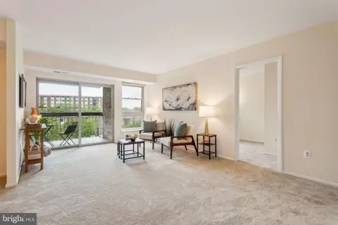Living - 2203 Greenery Ln #202-10, Silver Spring, MD 20906 photo 3 of 6
