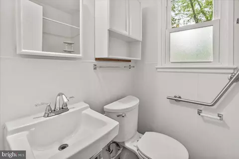 12103 Valleywood Dr, Silver Spring, MD 20902 photo 17