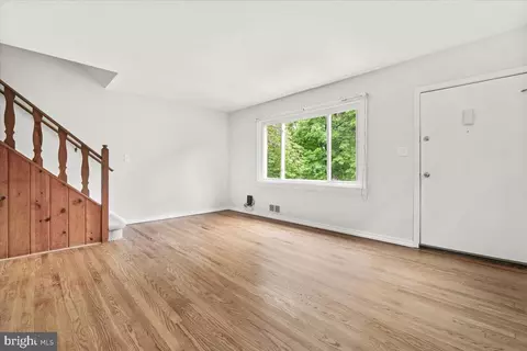 12103 Valleywood Dr, Silver Spring, MD 20902 photo 4