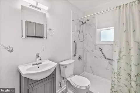 12103 Valleywood Dr, Silver Spring, MD 20902 photo 11