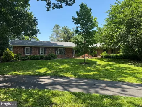18811 Darnestown, Poolesville, MD 20837