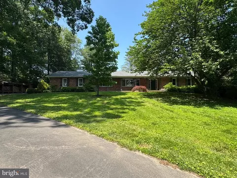 18811 Darnestown, Poolesville, MD 20837 photo 2