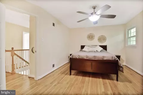 Bedroom - 10611 Meadowhill Rd, Silver Spring, MD 20901 photo 3 of 6