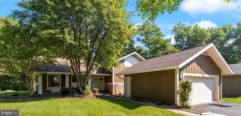 19524 Desmet Pl, Montgomery Village, MD 20886