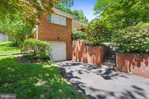 Exterior - 8008 Park Crest Dr, Silver Spring, MD 20910 photo 9 of 9