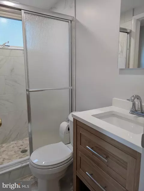 Bath - 9510 Clement Rd, Silver Spring, MD 20910 photo 3 of 11