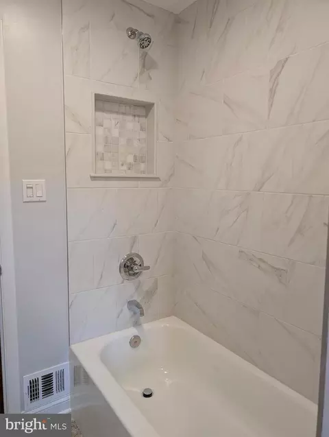 Bath - 9510 Clement Rd, Silver Spring, MD 20910 photo 2 of 11