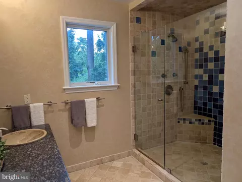 Bath - 9510 Clement Rd, Silver Spring, MD 20910 photo 10 of 11