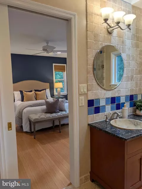 Bath - 9510 Clement Rd, Silver Spring, MD 20910 photo 11 of 11