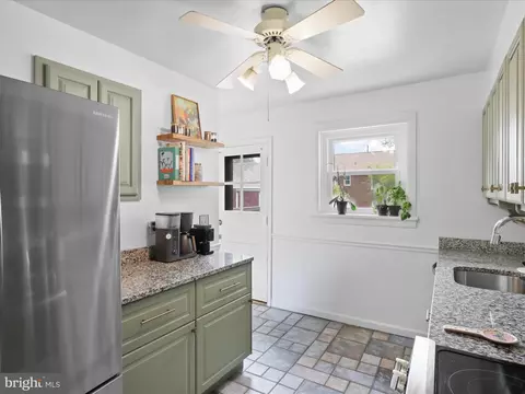 Kitchen - 1710 Glenkarney Pl, Silver Spring, MD 20902 photo 3 of 3