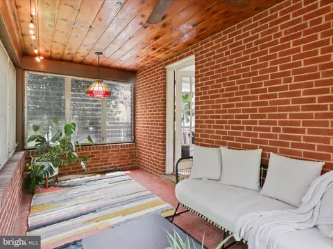 Exterior - 1710 Glenkarney Pl, Silver Spring, MD 20902 photo 4 of 8