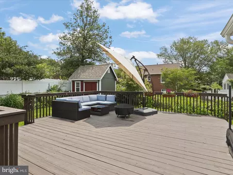 Exterior - 1710 Glenkarney Pl, Silver Spring, MD 20902 photo 5 of 8