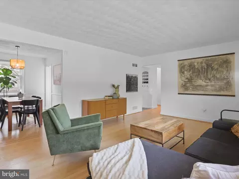 Living - 1710 Glenkarney Pl, Silver Spring, MD 20902 photo 3 of 3