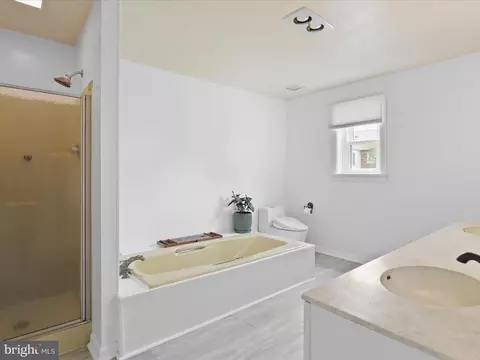 Bath - 1710 Glenkarney Pl, Silver Spring, MD 20902 photo 1 of 3