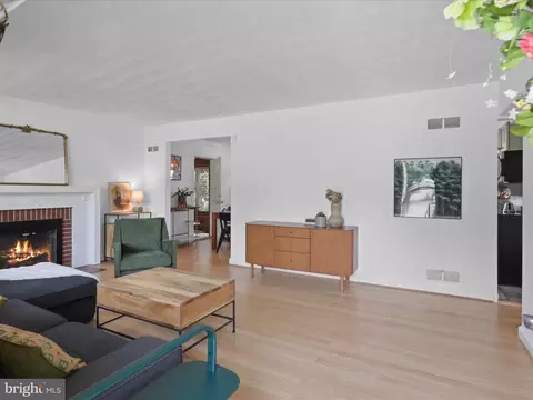 Living - 1710 Glenkarney Pl, Silver Spring, MD 20902 photo 1 of 3