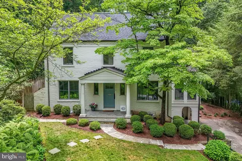 6516 Broxburn Dr, Bethesda, MD 20817