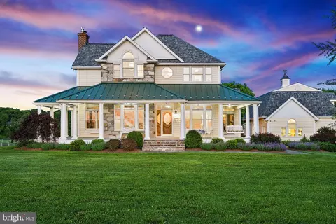 20437 Peach Tree Rd, Dickerson, MD 20842