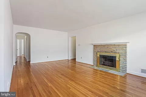 1203 Burton St, Silver Spring, MD 20910 photo 2