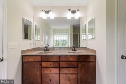 Bath - 3518 Doc Berlin Dr, Silver Spring, MD 20906 photo 2 of 3