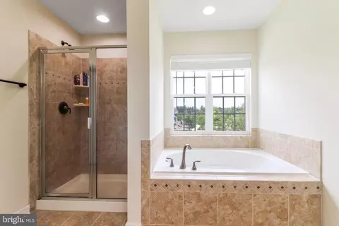 Bath - 3518 Doc Berlin Dr, Silver Spring, MD 20906 photo 3 of 3