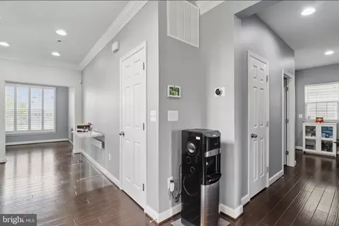 Entry Way - 3518 Doc Berlin Dr, Silver Spring, MD 20906 photo 3 of 24