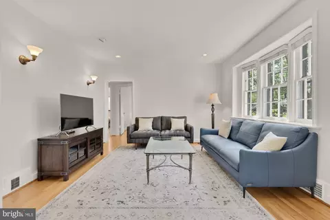 Living - 517 Margaret Dr, Silver Spring, MD 20910 photo 1 of 5