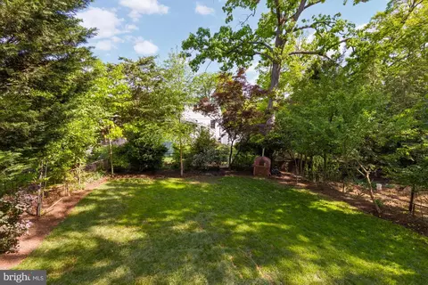 Exterior - 517 Margaret Dr, Silver Spring, MD 20910 photo 4 of 8