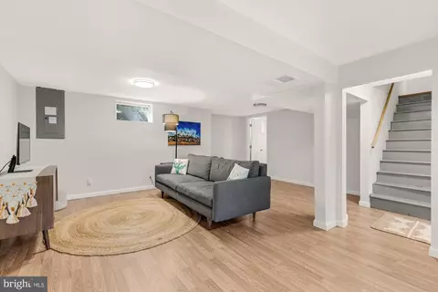 Living - 517 Margaret Dr, Silver Spring, MD 20910 photo 5 of 5