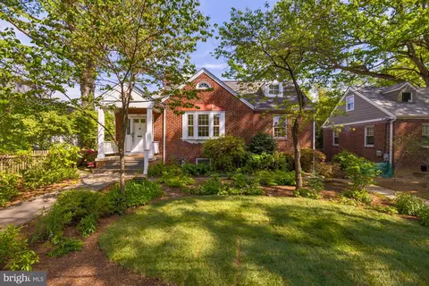 Exterior - 517 Margaret Dr, Silver Spring, MD 20910 photo 1 of 8
