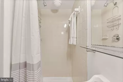 Bath - 517 Margaret Dr, Silver Spring, MD 20910 photo 6 of 6
