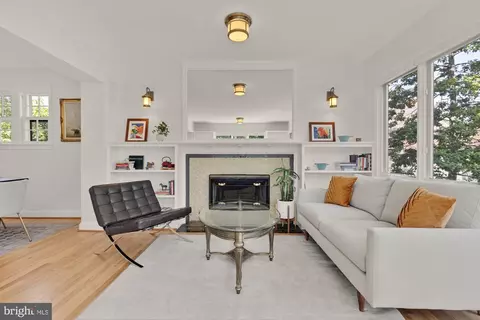 Living - 517 Margaret Dr, Silver Spring, MD 20910 photo 3 of 5