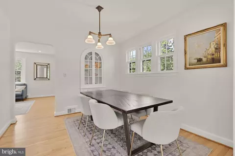 Dining - 517 Margaret Dr, Silver Spring, MD 20910 photo 2 of 5