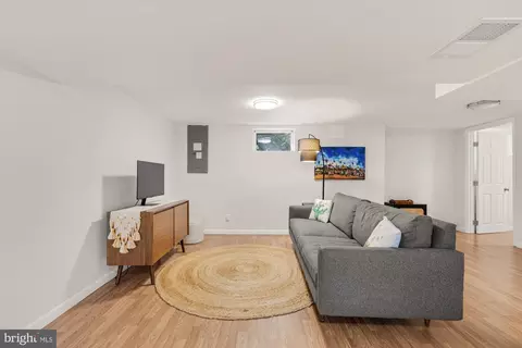 Living - 517 Margaret Dr, Silver Spring, MD 20910 photo 4 of 5