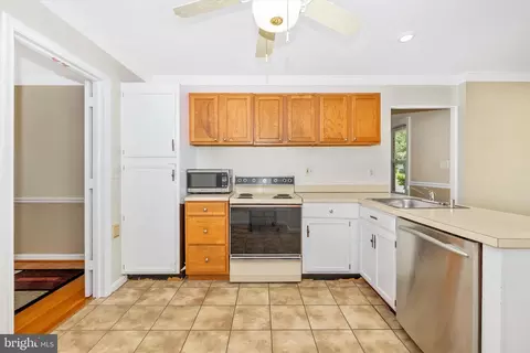 13 Montford Ct, Silver Spring, MD 20905 photo 9