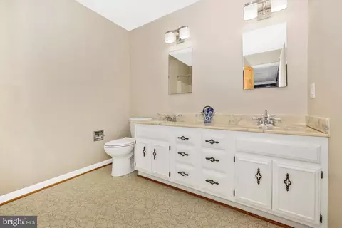 13 Montford Ct, Silver Spring, MD 20905 photo 6