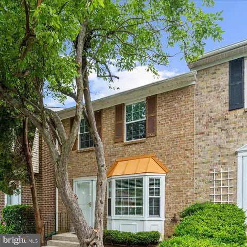 1073 Travis Ln, Gaithersburg, MD 20879