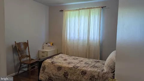 Bedroom - 1611 Parham Rd, Silver Spring, MD 20903 photo 2 of 2