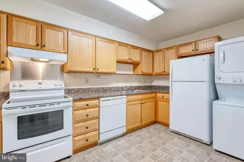 15115 Interlachen Dr #3-920, Silver Spring, MD 20906