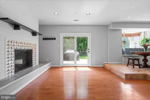 Living - 18312 Darnell Dr, Olney, MD 20832 photo 3 of 4