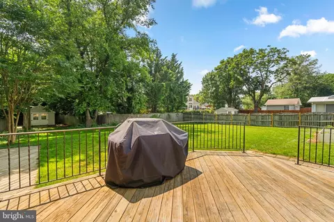 Exterior - 18312 Darnell Dr, Olney, MD 20832 photo 3 of 5