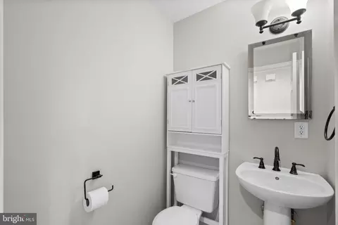 Entry Way - 18312 Darnell Dr, Olney, MD 20832 photo 4 of 5