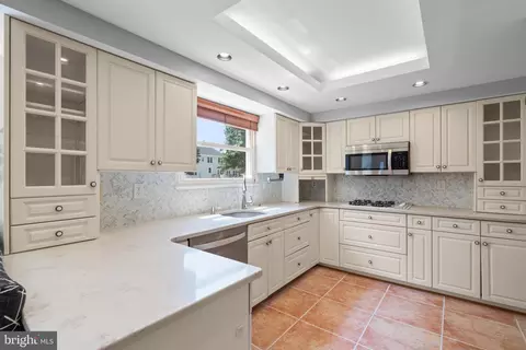 Kitchen - 18312 Darnell Dr, Olney, MD 20832 photo 2 of 5