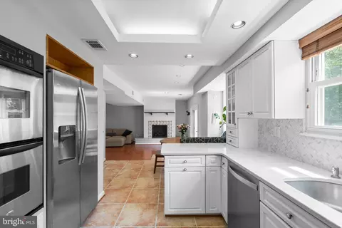 Kitchen - 18312 Darnell Dr, Olney, MD 20832 photo 5 of 5