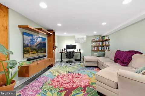 8601 Mayfair Pl, Silver Spring, MD 20910 photo 36