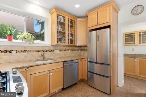 8601 Mayfair Pl, Silver Spring, MD 20910 photo 19