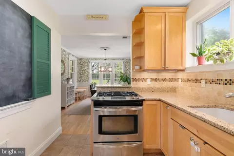 8601 Mayfair Pl, Silver Spring, MD 20910 photo 22