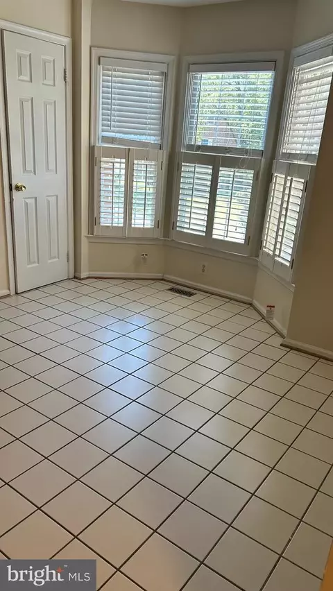 12027 Saw Mill Ct, Silver Spring, MD 20902 photo 7