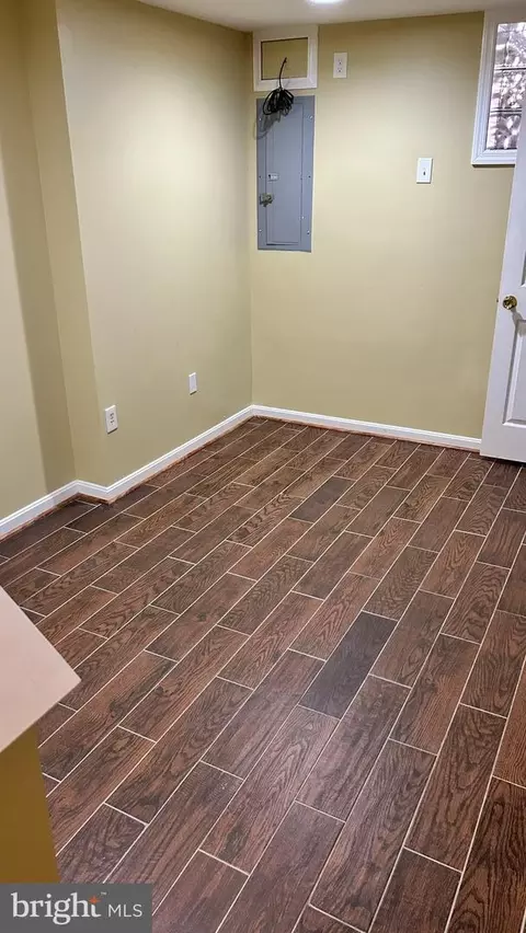 12027 Saw Mill Ct, Silver Spring, MD 20902 photo 3
